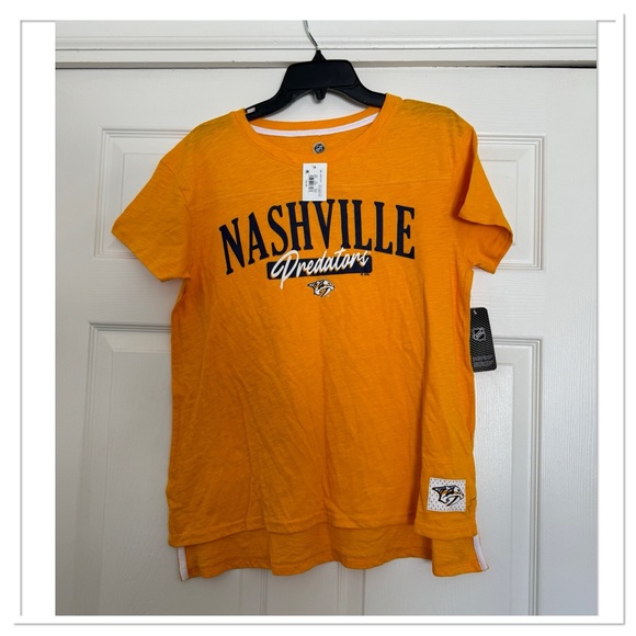 NFL Nashville Predators Crewneck T-Shirt - Picture 1 of 3